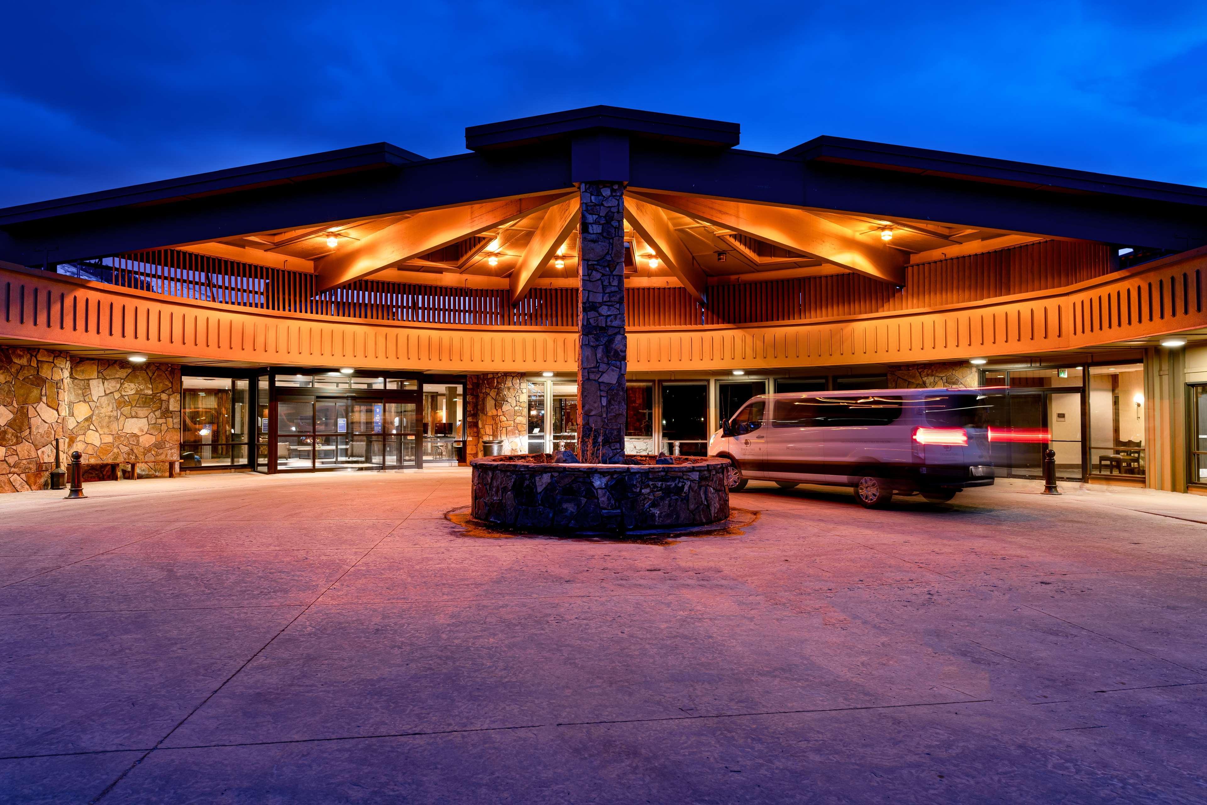 Hotel Doubletree By Hilton Missoula Edgewater Esterno foto