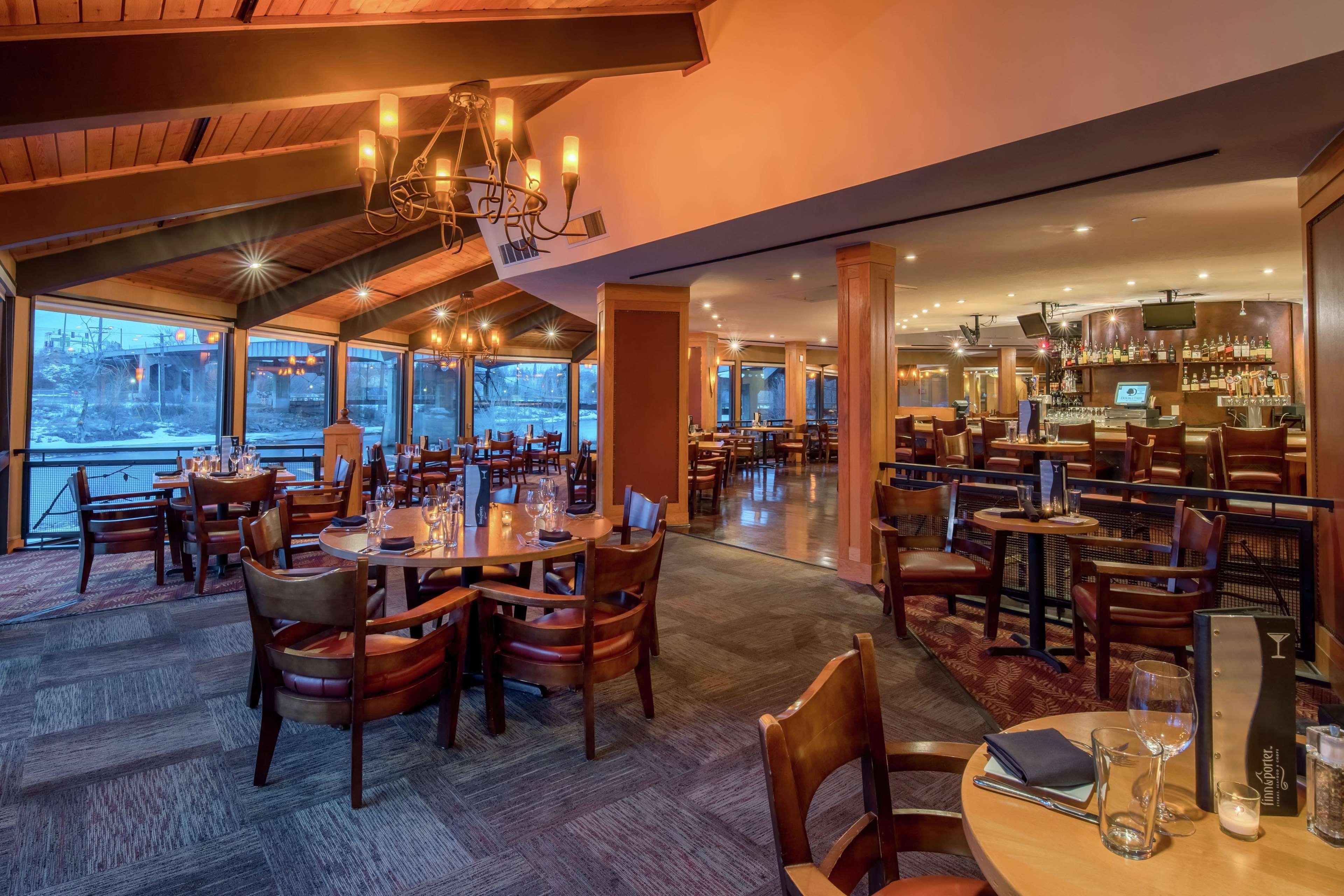 Hotel Doubletree By Hilton Missoula Edgewater Esterno foto