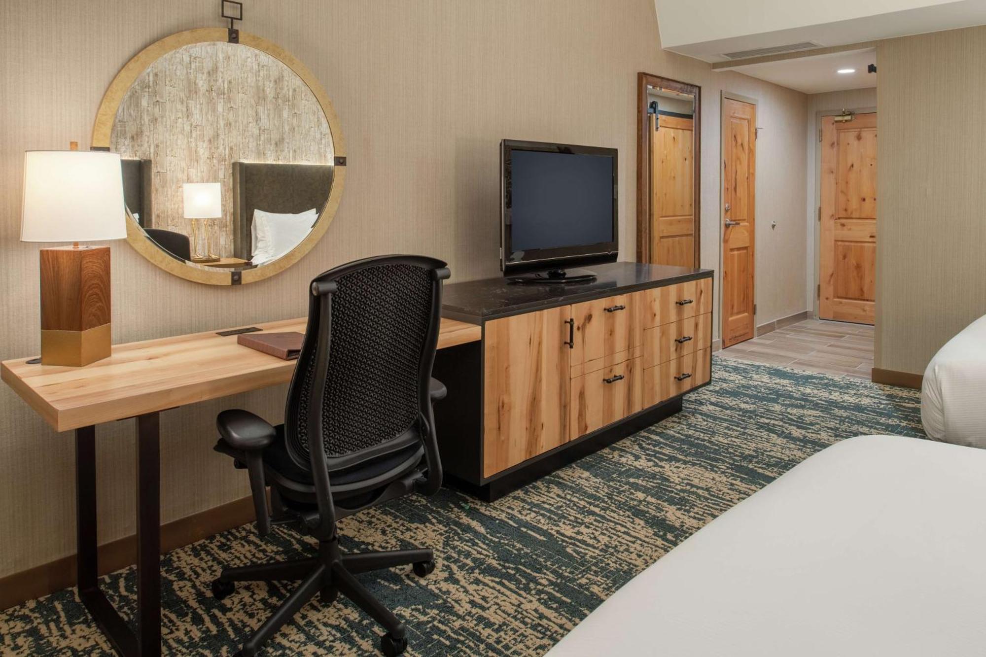 Hotel Doubletree By Hilton Missoula Edgewater Esterno foto