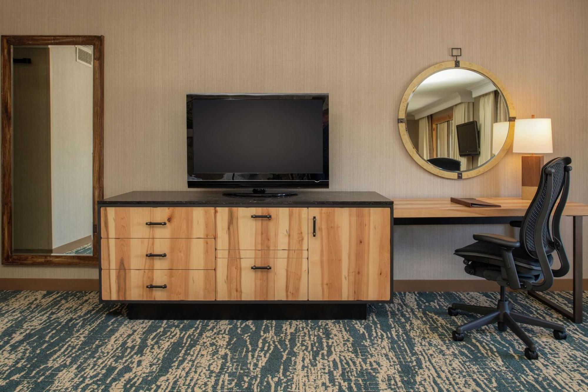 Hotel Doubletree By Hilton Missoula Edgewater Esterno foto